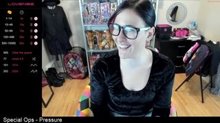 gennyrock fucks her holes