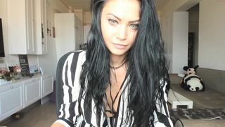 s3r3ndipity skinny in stockings pulls pussy