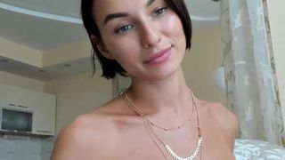 FoxxxySweet elegant plays with pussy