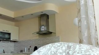 FoxxxySweet elegant plays with pussy