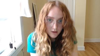Ellie juicy harlot masturbating vagina