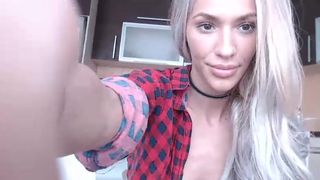 Koooky juicy babe caresses pussy