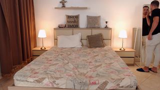 alessaandpayne hot lady passionately pulls pussy