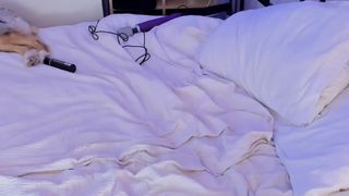 Ella_Silver jerking off through panties