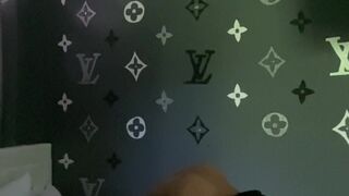 whitechinnaak Savory chick