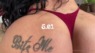 unacakez gorgeous bitch shows small tits