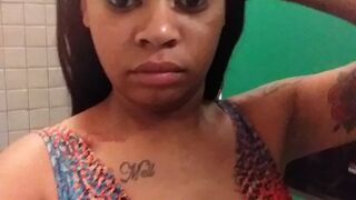 toriann pretty lady gently masturbates cunt