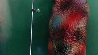 toriann pretty lady gently masturbates cunt