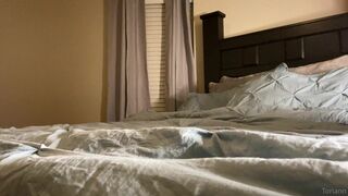 toriann graceful blonde passionately masturbating cunt