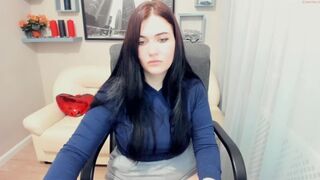 sweet_emotion69 beautiful slut exposes big tits