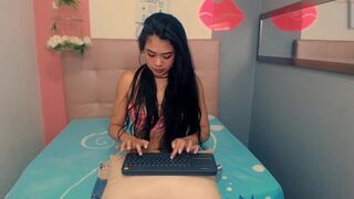 meggan_hot gorgeous bitch strips and jerks off