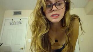 freenatalia426 gorgeous bitch dancing striptease