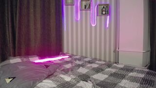 fflloowweerr gets squirt orgasm