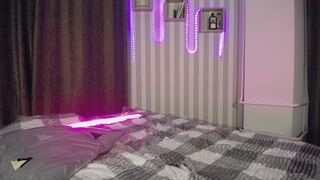 fflloowweerr gets squirt orgasm