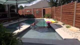 deauxma striptease dancing