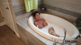 deauxma juicy breasts and smooth pussy