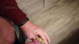 deauxma sexy chick fingering pussy