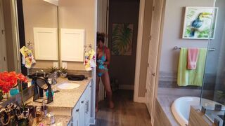 deauxma lustful skin jerks off shaved cunt