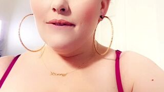 bunnydelacruz69 beautiful slut plows pussy with phallus