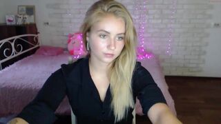 lillian_henry chaturbate Lustful bitch is planting dildo in her pussy