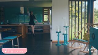 newchloe18 chaturbate Cute confused jerks off