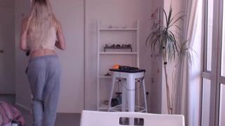 missalice_94 myfreecams  erotically moves the body