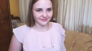 blindlovee myfreecams  fucks her pussy