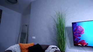 mvladlena chaturbate Coquette fingering pussy in the chamber