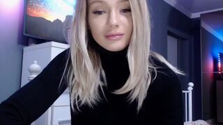 yveline myfreecams Crazy babe posing nude