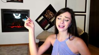 xjoannabearx myfreecams Cute lady gently massages pussy