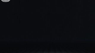 xjoannabearx myfreecams  caresses the holes with his hand