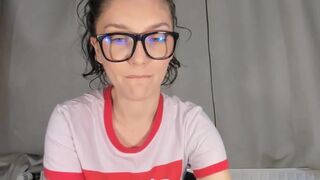 wineythepooh myfreecams Busty babe fucks herself with a phallus