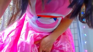 squishergirl myfreecams  fucks herself on the sofa