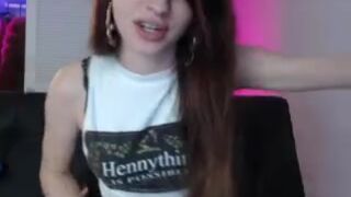 selerah myfreecams Cute posing in fries