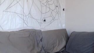 missjanieee myfreecams Dude licks shaved cunt girlfriend