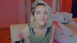 miss_smit chaturbate  clear chick caresses the clitoris