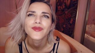 miss_smit chaturbate Chic babe hammering both holes