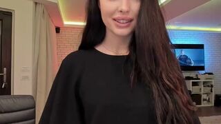 just_giamfc myfreecams Blonde woman gently masturbates pussy