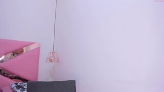 amanda_foxx chaturbate Wonderful woman gently pulls pussy