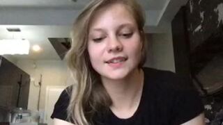 taylorwolfe myfreecams Nice lady massages vagina