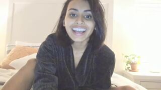 stacy_x3 myfreecams Adult mare jerks both holes with fingers