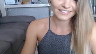 snowwhite4you myfreecams Gorgeous mare gently massages pussy