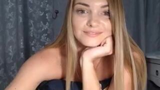 snowwhite4you myfreecams Cute hottie sucks rubber dick