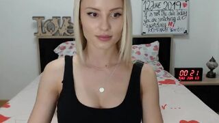 sexy_sweetgrl myfreecams Adorable chick engages in double penetration