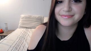 alyssashy myfreecams  skillful slut jerks off