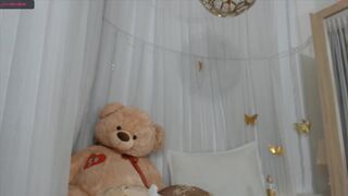 violet_white02 chaturbate Beautiful lady shows gorgeous body