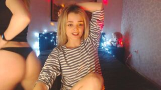 sw_blondie chaturbate  dancing at the pole