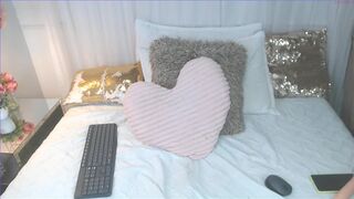 rouse_bennett chaturbate Imposing slut fucks pussy with fingers