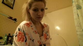 Queenchristina Phenomenal queen blissfully pleased themselves