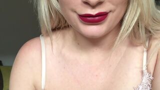 Penny Busty chick talks in french